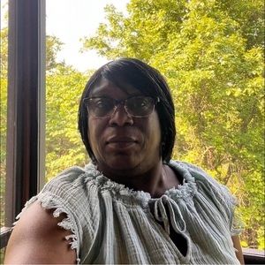 Meet your Posher, Felicia